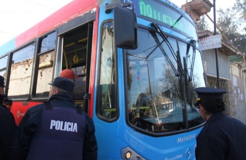 Mirá cómo atacan a los colectiveros