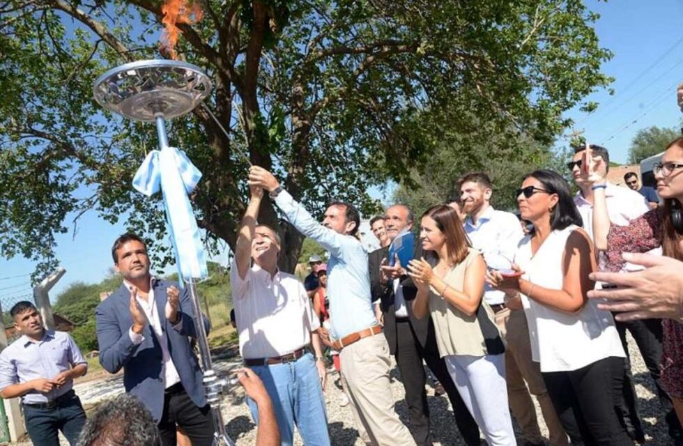 El Gobernador Juan Schiaretti inauguró las obras de gas y fibra óptica en Villa San Isidro