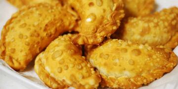 En Chaco un hombre hizo empanadas fritas al sol y lo mostró en TikTok.