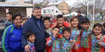 Domingo Peppo asistió a una jornada para promover la entrada de jóvenes chaqueños a los clubes de fútbol mas populares del país (Web)\u002E