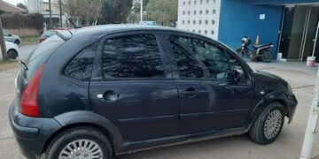 Robaron, huyeron y quedaron detenidos\u002E