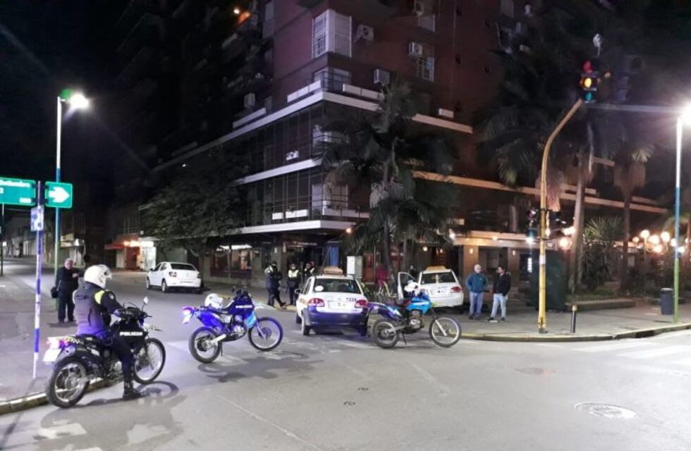 Un accidente entre taxis alteró el tráfico en barrio Norte