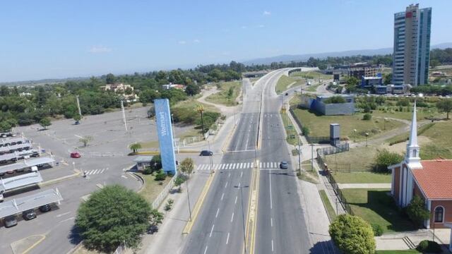 Córdoba arrancó el lunes con cielo despejado y una temperatura de 28 grados.