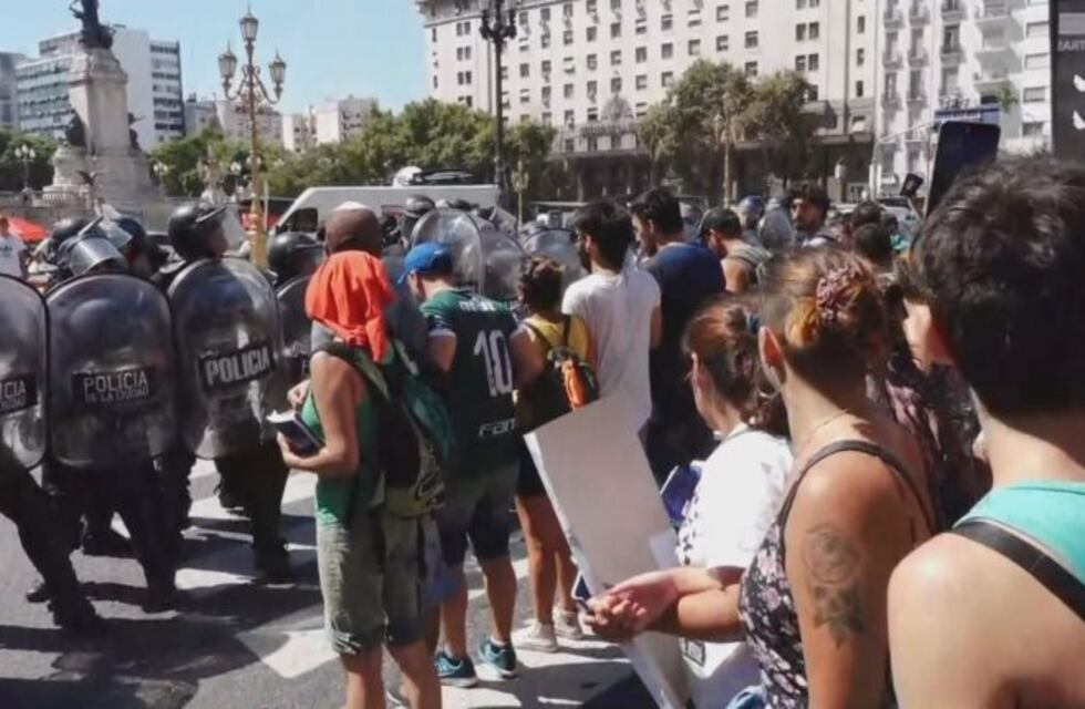 Incidentes frente al Congreso durante un "cuadernazo": hay cinco detenidos