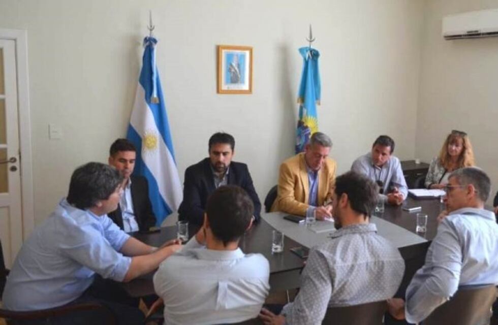 Arcioni se reunió con las nuevas autoridades de la Cámara de Comercio de Comodoro