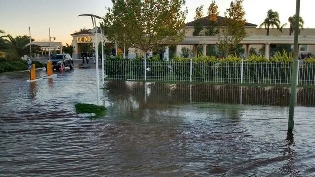 El agua ingresu00f3 al casco urbano pero au00fan no inundu00f3 las casas.