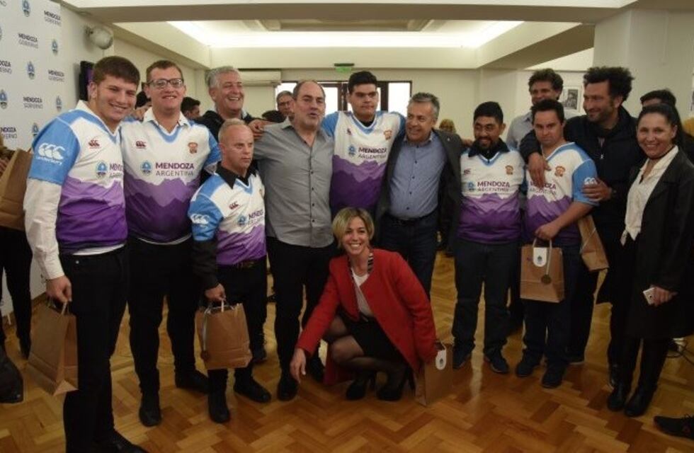 El Gobernador reconoció a los Cuyis que competirán en el mundial de rugby en Irlanda