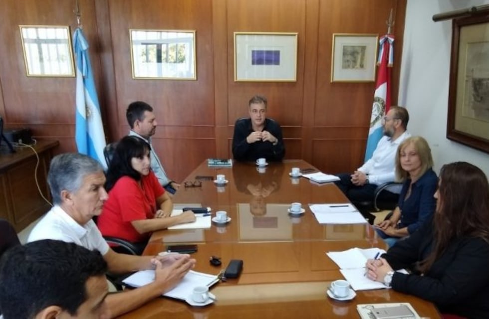 Castellano busca consensuar una prórroga en la entrega del presupuesto 2021