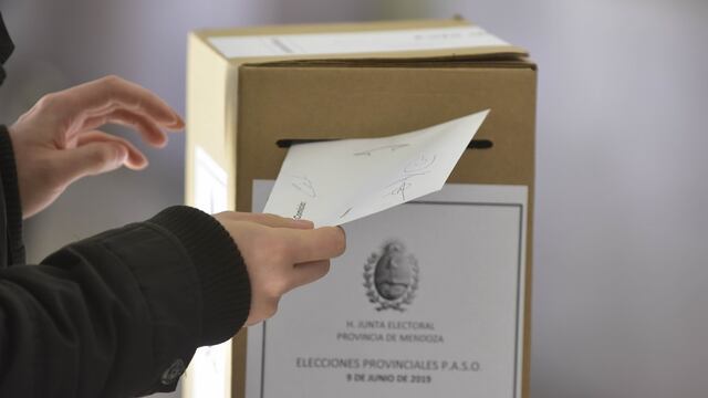 El voto en blanco preocupa a los precandidatos.