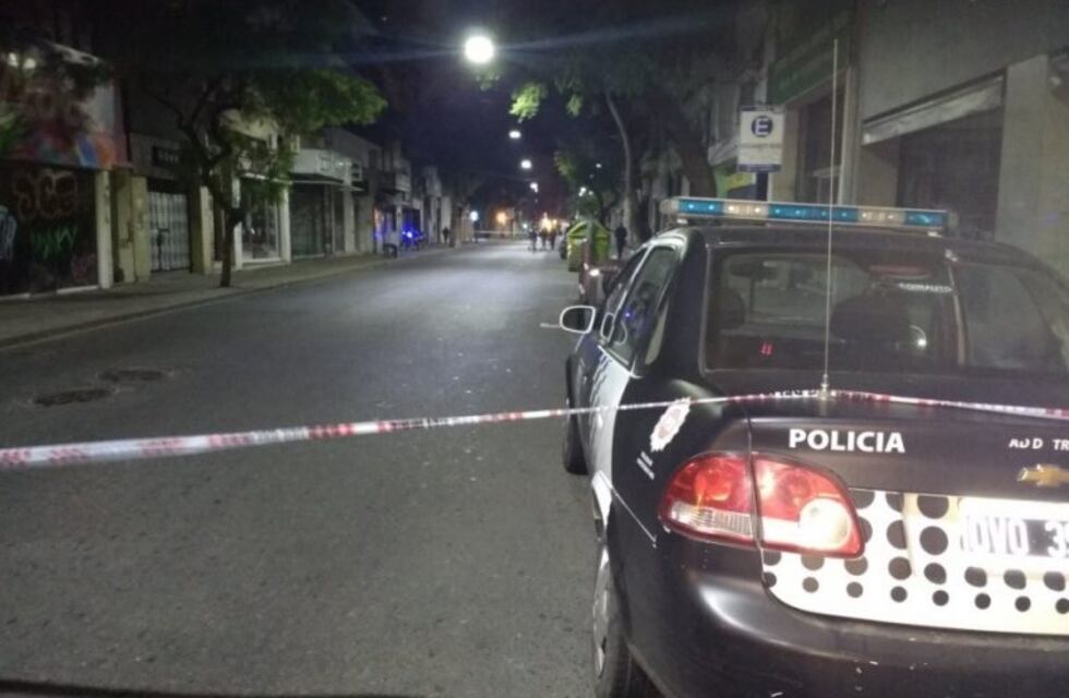 Más de 20 disparos en un edificio de San Luis al 1400 y un mensaje intimidatorio en la puerta