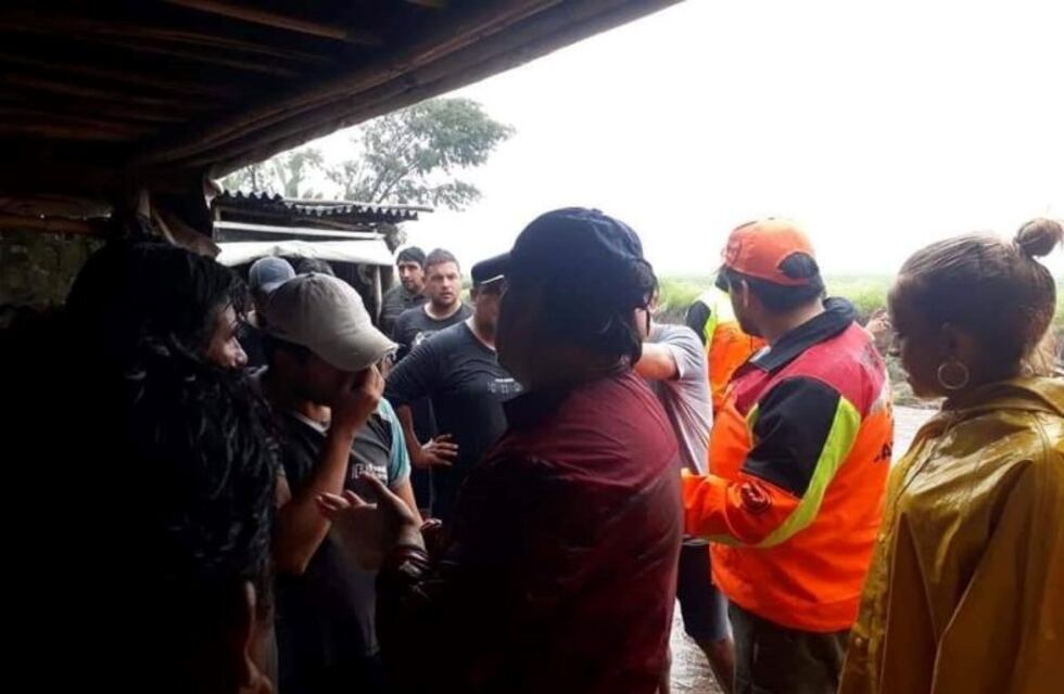 Defensa Civil asiste a familias afectadas por las intensas lluvias