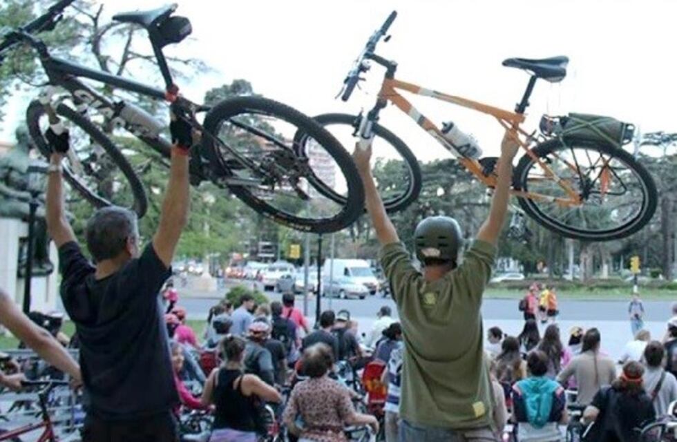 Colgarán una bicicleta blanca por la muerte de ciclista de 70 años