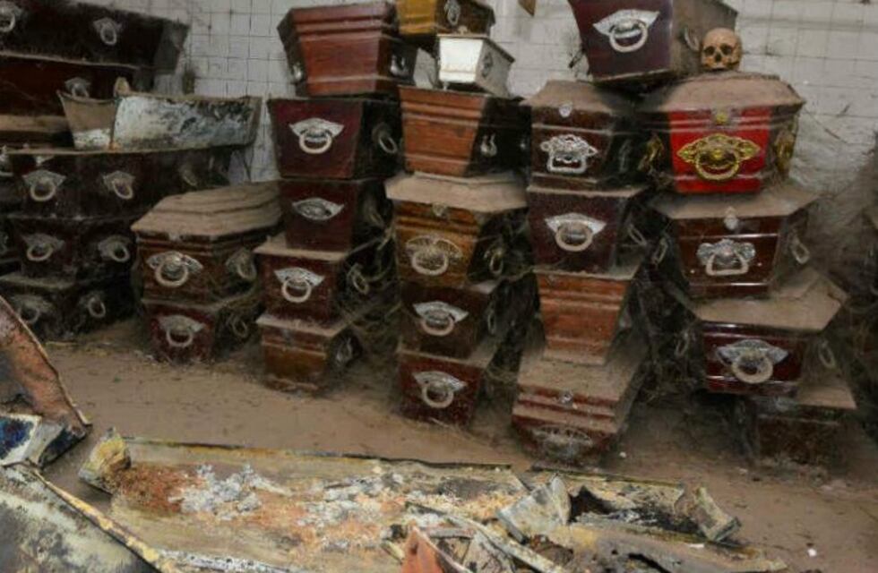 Denuncian a una funeraria de Córdoba por cremar sin usar el ataúd para reutilizarlo