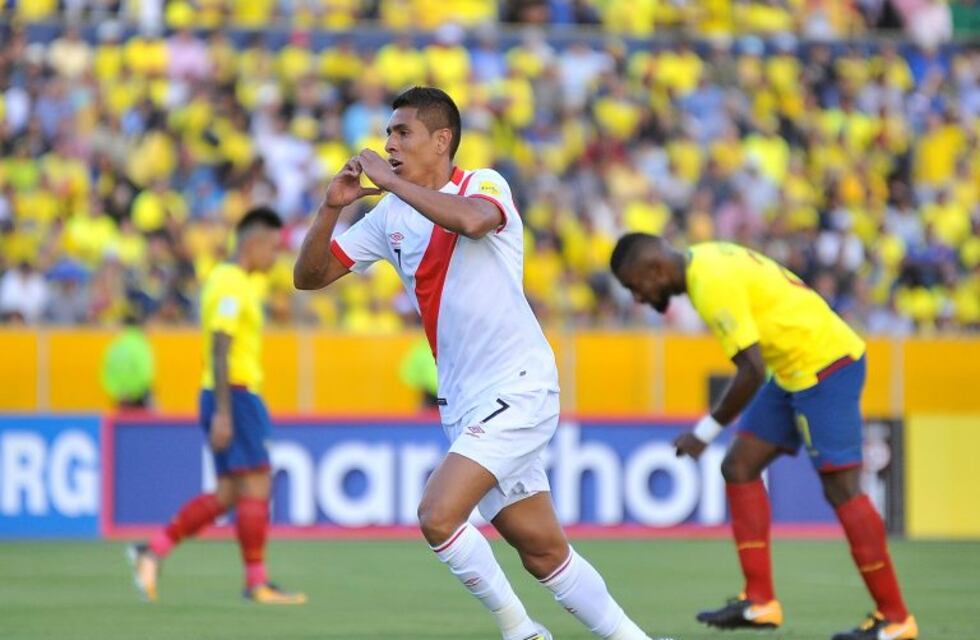 Perú derrotó 2-1 a Ecuador y sueña con el Mundial de Rusia 2018