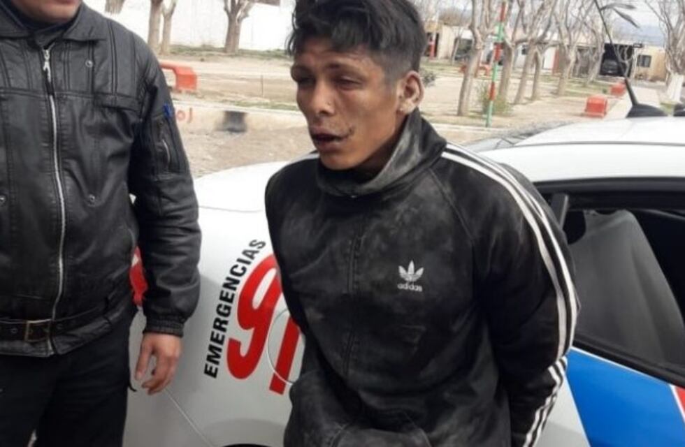 Golpeó a un anciano para robarle y lo detiene un vecino