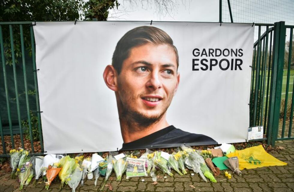 La familia de Emiliano Sala contratará buzos privados para continuar con la búsqueda