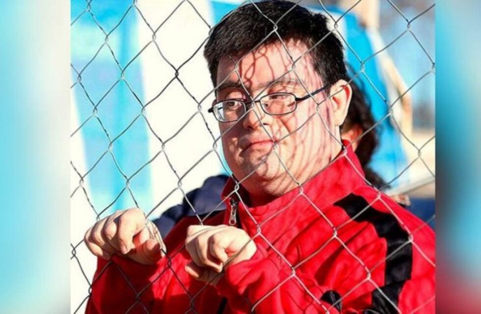 Inexplicablemente, no dejaron entrar a la cancha a un aguatero con Síndrome de Down