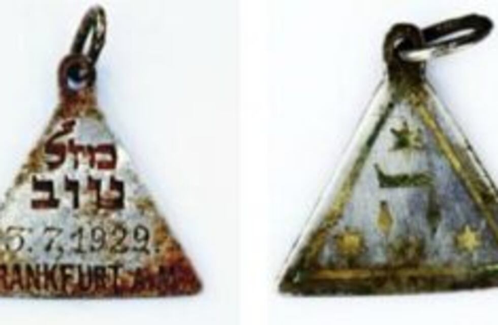 Habrían encontrado el colgante de Ana Frank en un campo de exterminio nazi