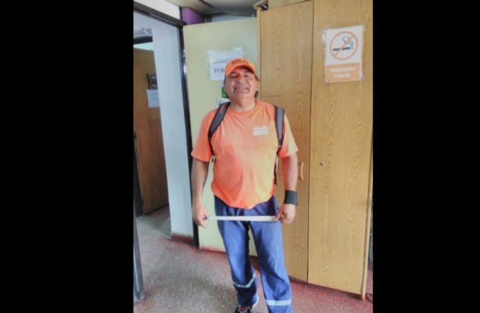 Saltó del camión recolector de basura y salvó a un bebé que se ahogaba