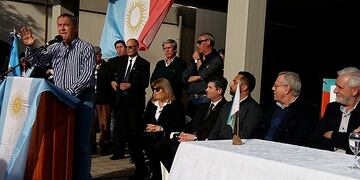 Schiaretti entregó los créditos Vida Digna en dos localidades del sur cordobés\u002E