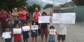 Vecinos de Calera Central contra la instalación de una antena\u002E