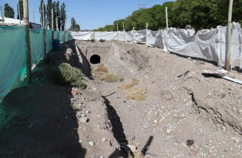 Tareas para recuperar la antigua usina eléctrica construida hace un siglo atrás