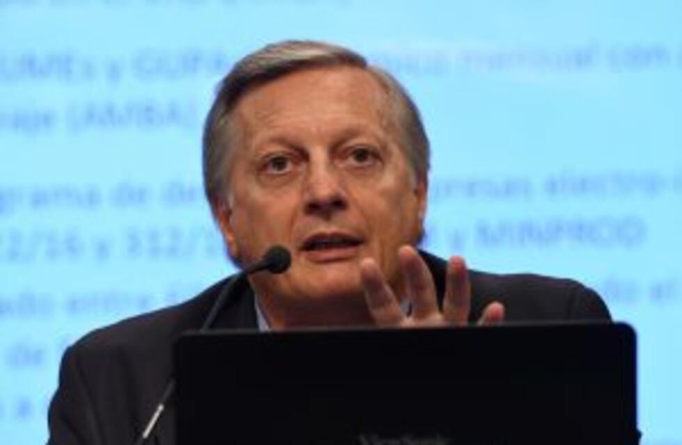 Aranguren dijo que no habrá un aumento en el combustible en el primer trimestre