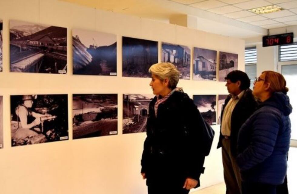Quedó inaugurada la muestra fotográfica Historias Escritas con Carbón