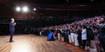 Macri lució medias de distinto color por el Día Mundial del Síndrome de Down