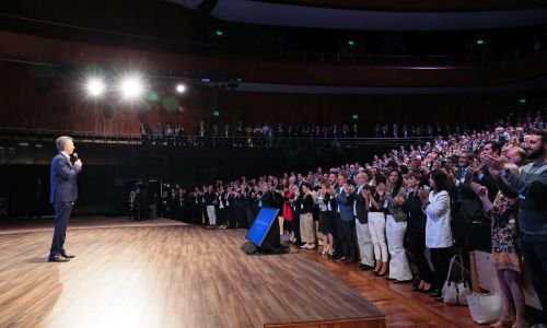 Macri lució medias de distinto color por el Día Mundial del Síndrome de Down