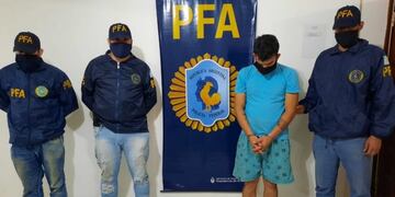 El detenido apuntó con un revólver contra los uniformados\u002E