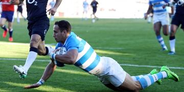 Rugby Union - Argentina v England - San Juan del Bicentenario Stadium, San Juan, Argentina - 10/06/17 - Argentina's Agustin Tuculet scores a try\u002E REUTERS/Marcos Brindicci san juan Agustin Tuculet partido test match rugby rugbiers partido seleccion argentina los pumas inglaterra
