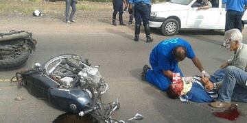 El siniestro sucediu00f3 en calle Spinelly y la vu00edctima de 68 au00f1os quedu00f3 internada .