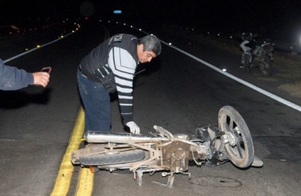 Un motociclista se encuentra en grave estado tras chocar contra un guardarrail