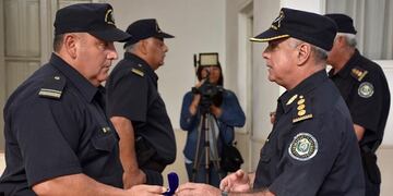 POLICÍA DE ESTABLECIMIENTOS NAVALES