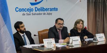 Lisandro Aguiar (c) preside el CD de San Salvador de Jujuy