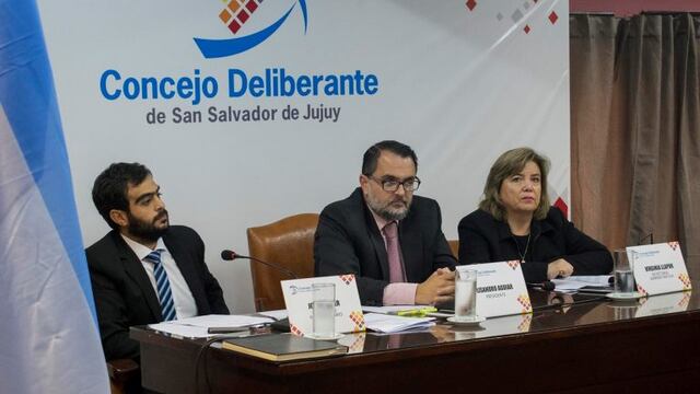 Lisandro Aguiar (c) preside el CD de San Salvador de Jujuy