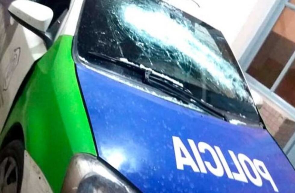 Violaron la cuarentena para festejar un cumpleaños y se enfrentaron con la policía