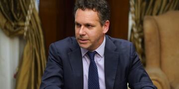 Guido Sandleris, president of Argentina's central bank, speaks during an interview in Buenos Aires, on Friday, Nov\u002E 2, 2018\u002E Inflation expectations for Argentina finally cooled in October after spiking in August and rising again in September, according to the central bank's monthly survey\u002E Photographer: Pablo E\u002E Piovano/Bloomberg buenos aires Guido Sandleris presidente del Banco Central informe sobre la economia conferencia de prensa