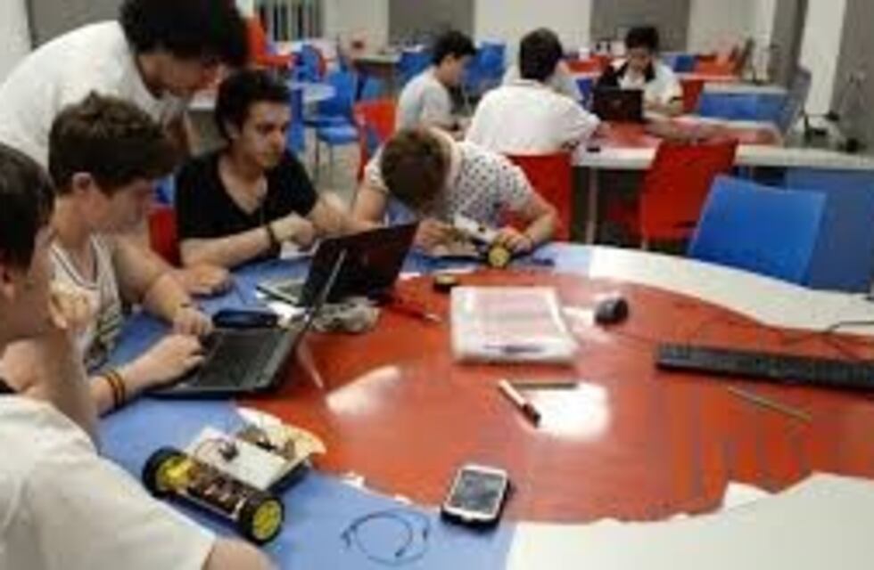 Escuela de Robótica: el próximo paso será el nivel universitario