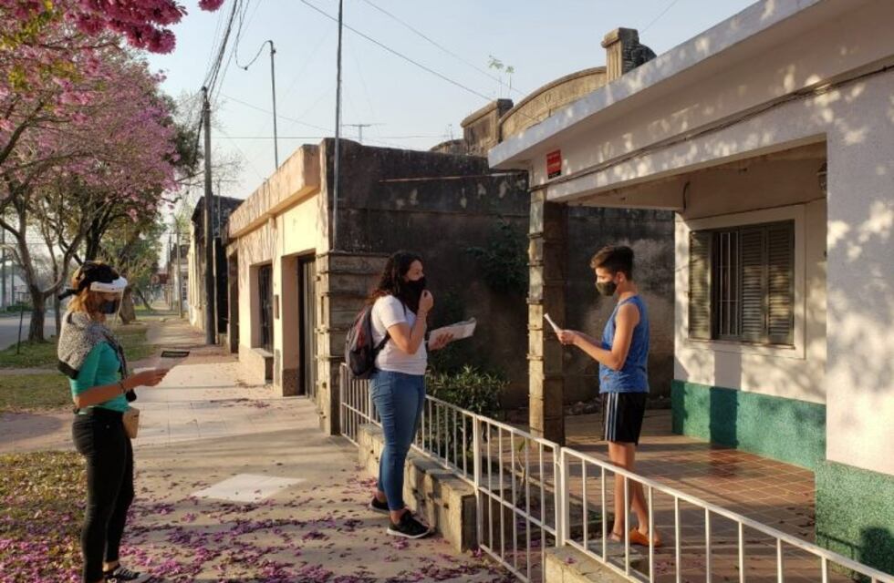 Siguen recorriendo casa por casa para prevenir el dengue