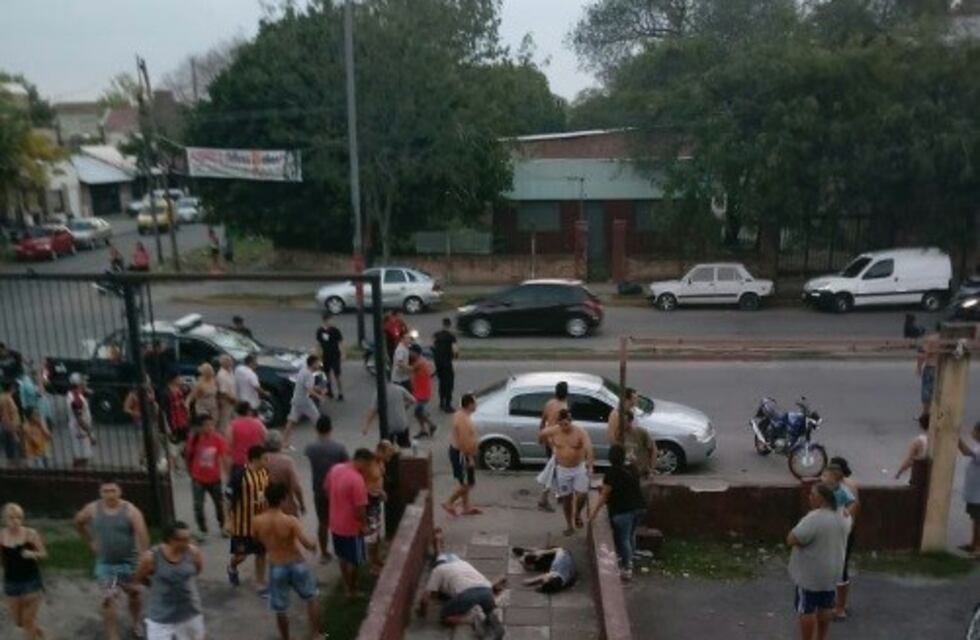 Feroz ataque a balazos en zona sur con un muerto y tres heridos graves