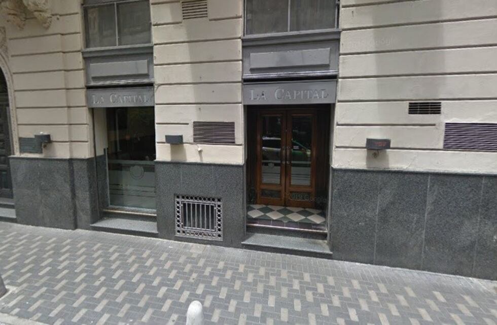 A punta de pistola, ladrón asaltó la recepción de clasificados del diario La Capital