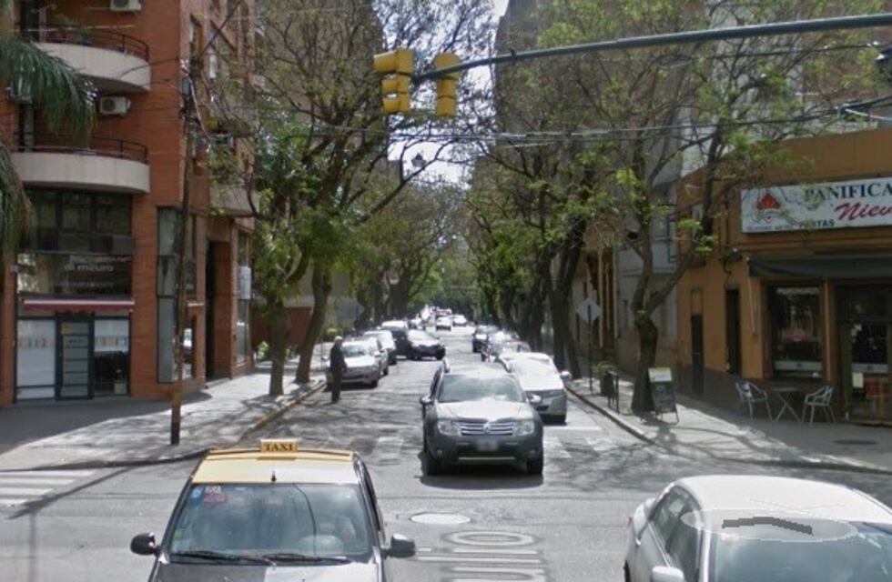 Robó en un colectivo y creyó que podría huir pero peatones le bloquearon el paso y lograron detenerlo