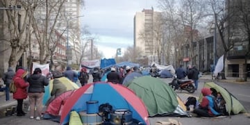 Levantaron el acampe del centro de Mar del Plata: entregarán alimentos y planes (Foto: Ahora Mar del Plata)