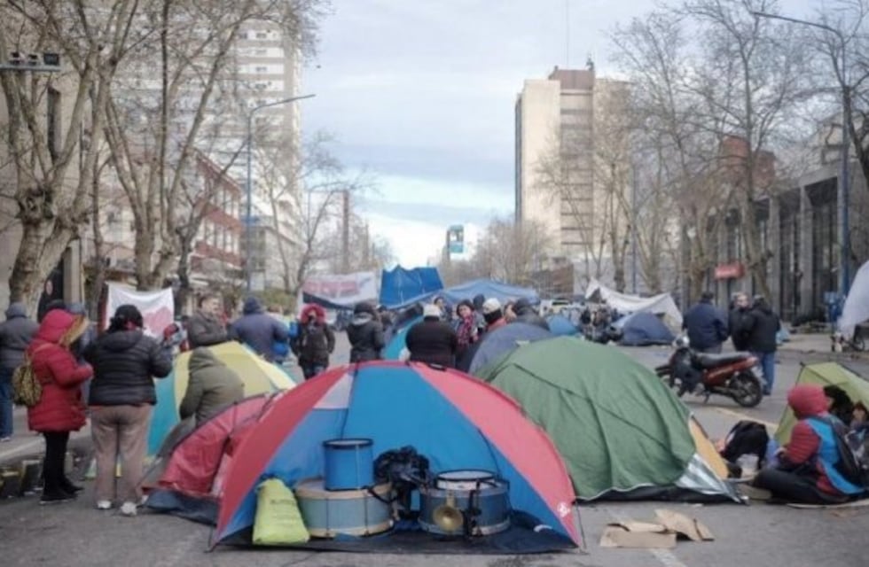 Levantaron el acampe del centro de Mar del Plata: entregarán alimentos y planes