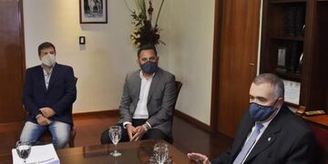 Legislatura: representantes de restaurantes y hoteles se reunieron con Jaldo\u002E (Legislatura de Tucumán)