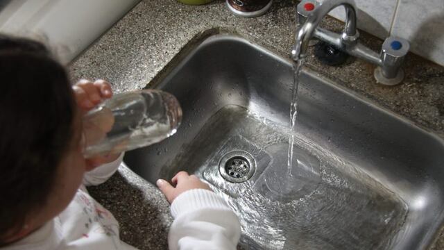 Suba de tarifas en agua y cloacas\u002E