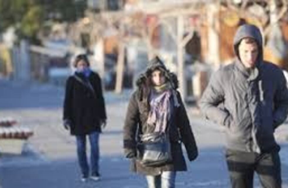 Frío, lloviznas y hasta nevadas por la tormenta de Santa Rosa en Carlos Paz