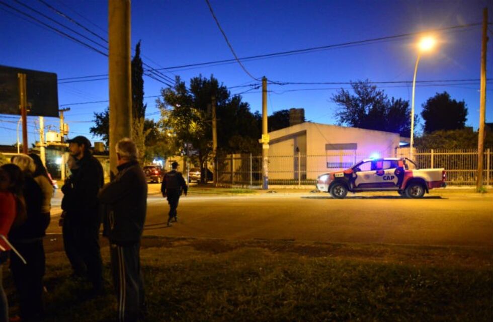 Asaltaron y golpearon a un obrero a la salida del trabajo